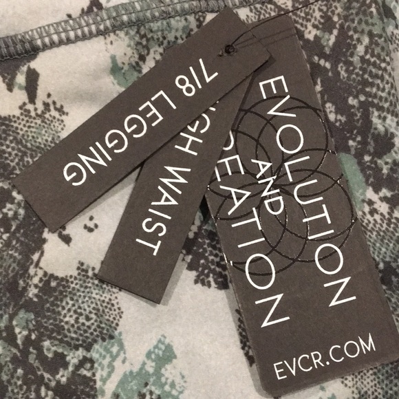 EVCR Snake Print Crop High Waist Leggings Size S - Picture 8 of 8